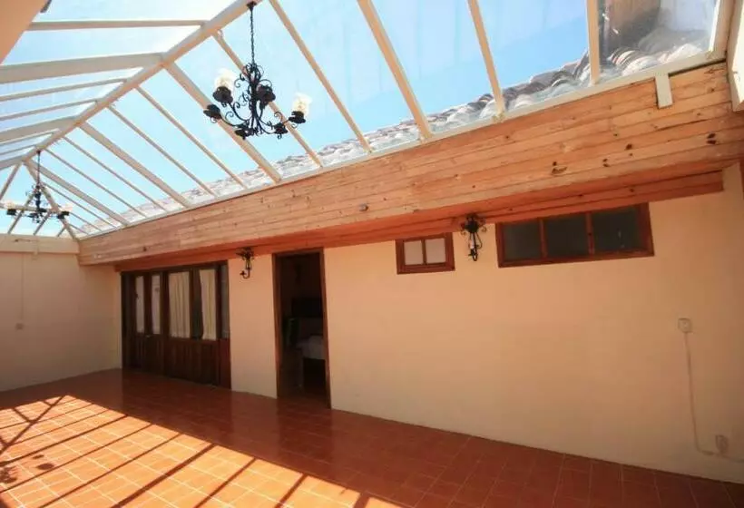 مسافرخانه Casa Madero