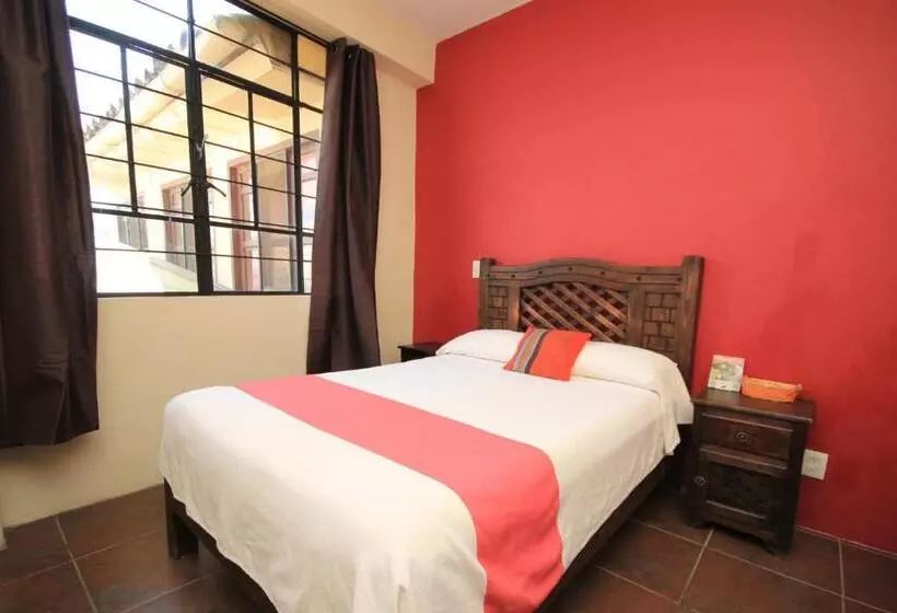 مسافرخانه Casa Madero