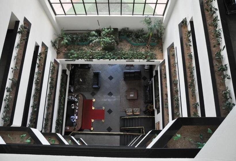 هتل Crystal Plaza