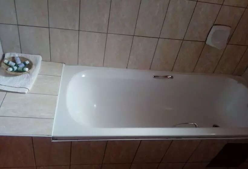 هتل Larissa