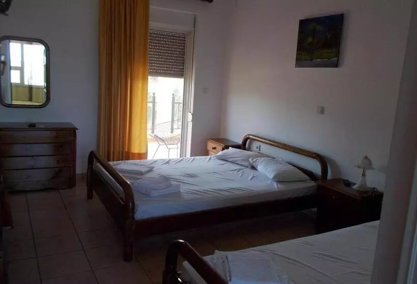 Hotelli The Village