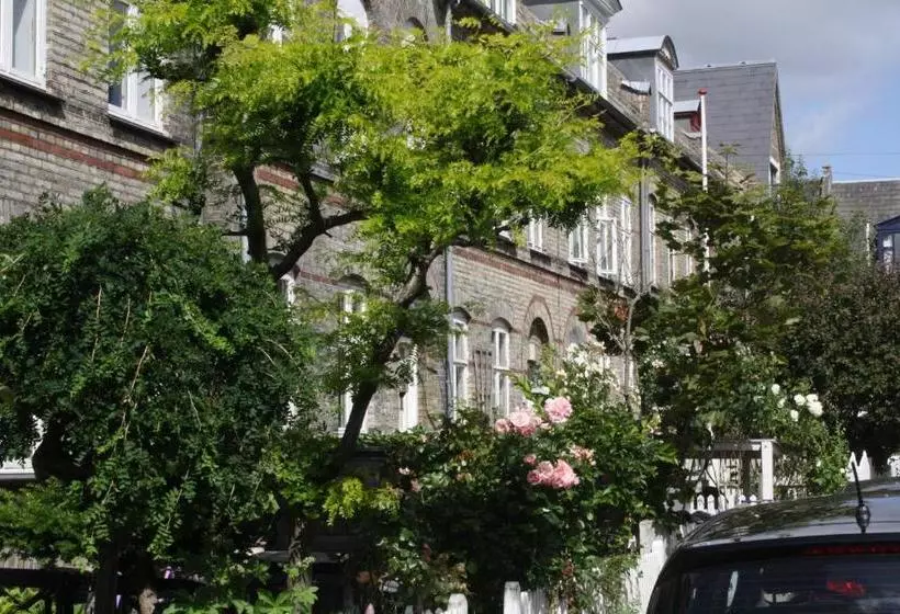 ペンション The Little Guesthouse