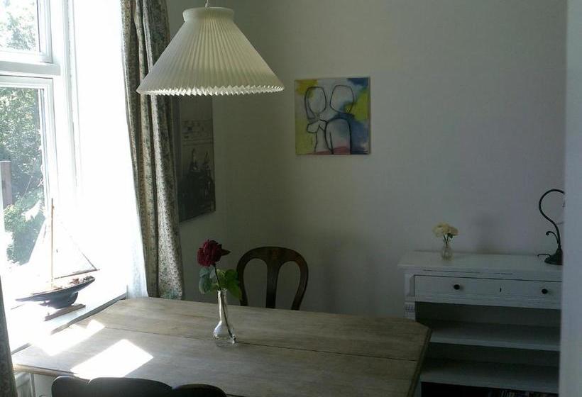 פנסיון The Little Guesthouse