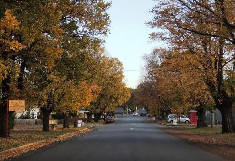 Hotelli Riverview At Ross