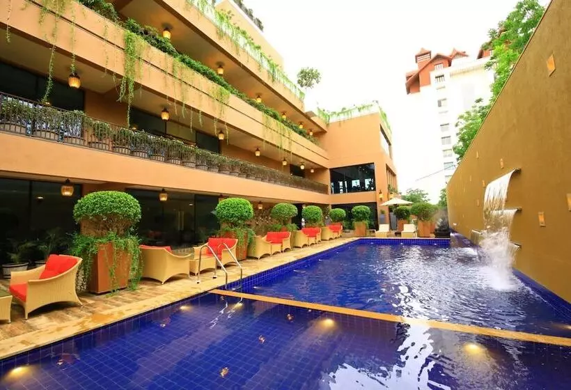 ホテル Sayaji Rajkot