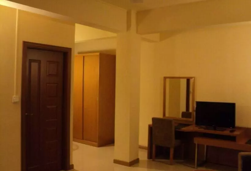 Monalysa St Honoré Apartment & Studio