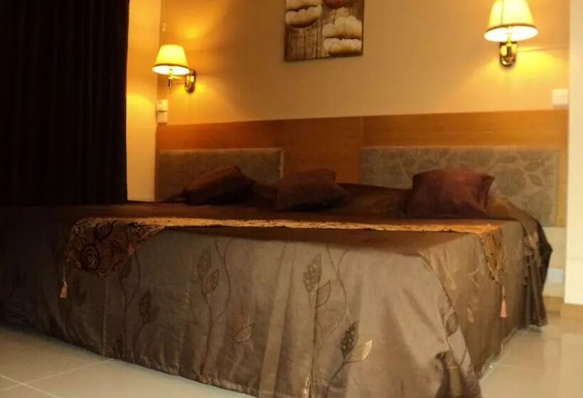 Monalysa St Honoré Apartment & Studio