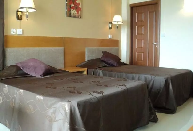 Monalysa St Honoré Apartment & Studio