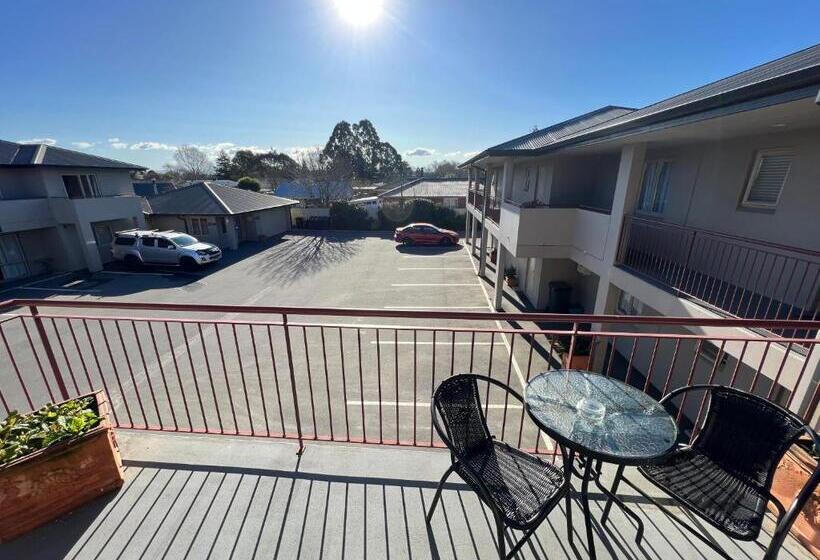 מוטל The Suites Ashburton