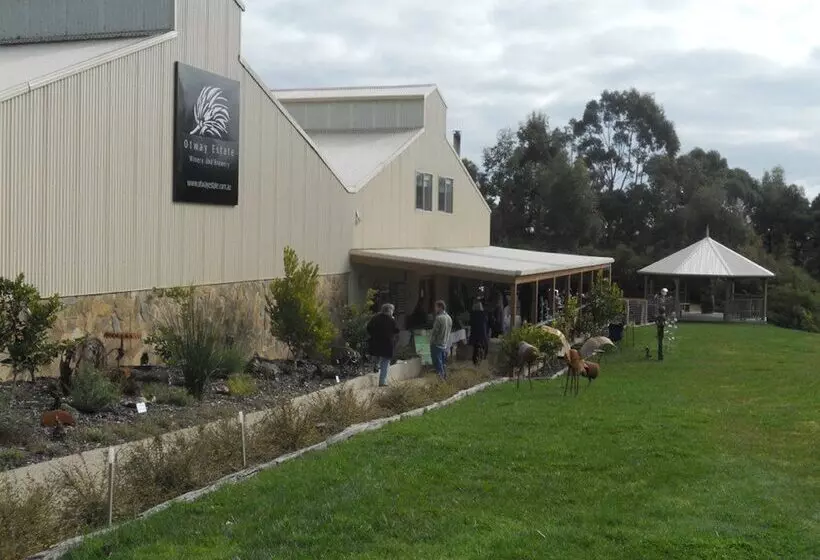 リゾートホテル Idyllic Retreat For 4 People In Beautiful Otway Ranges, Recharge & Refresh In Hot Tub