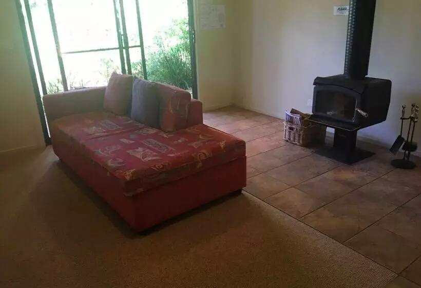 リゾートホテル Idyllic Retreat For 4 People In Beautiful Otway Ranges, Recharge & Refresh In Hot Tub
