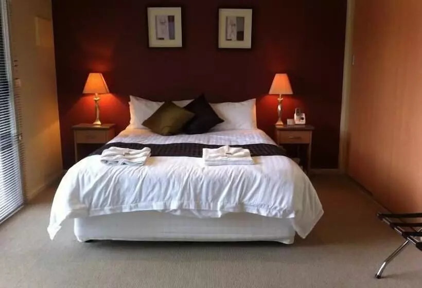 リゾートホテル Idyllic Retreat For 4 People In Beautiful Otway Ranges, Recharge & Refresh In Hot Tub