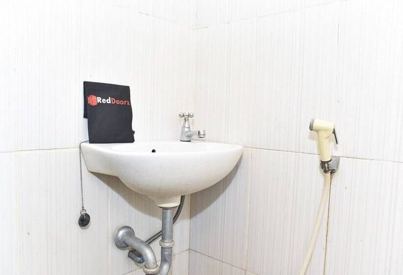 Otel Reddoorz Near Universitas Muhammadiyah Makassar