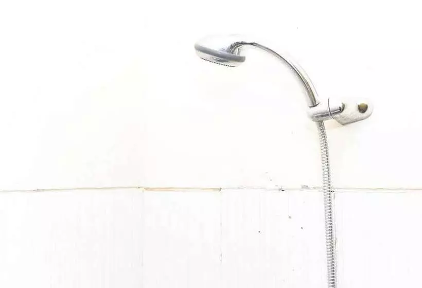 ホテル Reddoorz Near Universitas Muhammadiyah Makassar