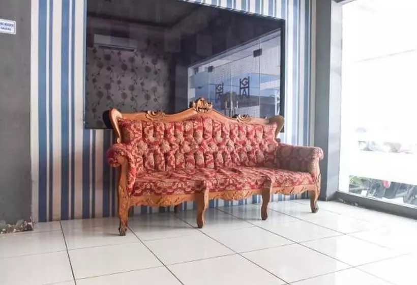 ホテル Reddoorz Near Universitas Muhammadiyah Makassar