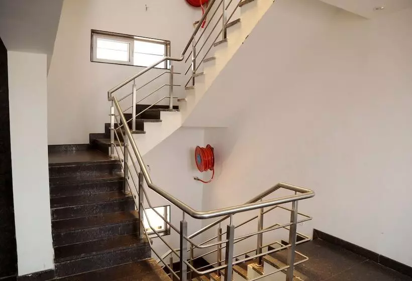 Hotelli S P Residency