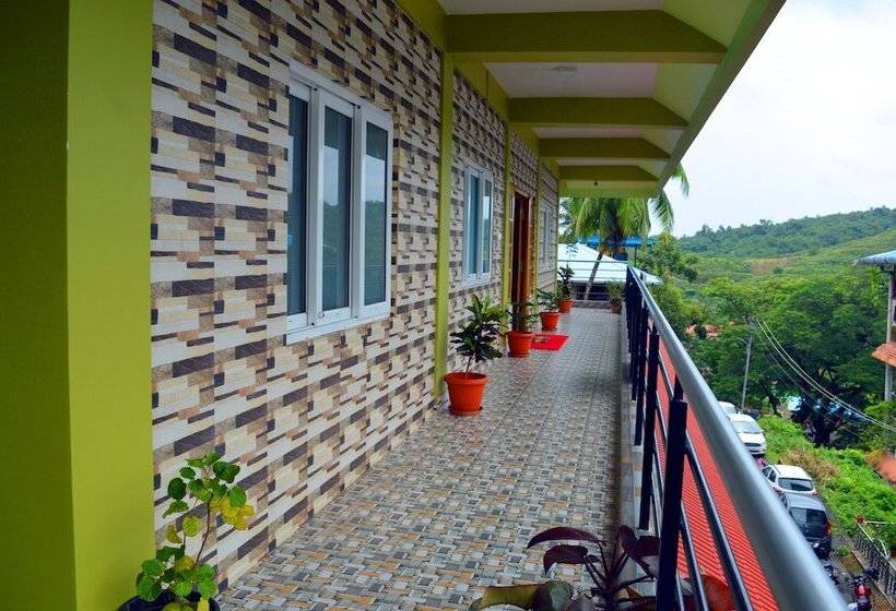 هتل Sri Residency