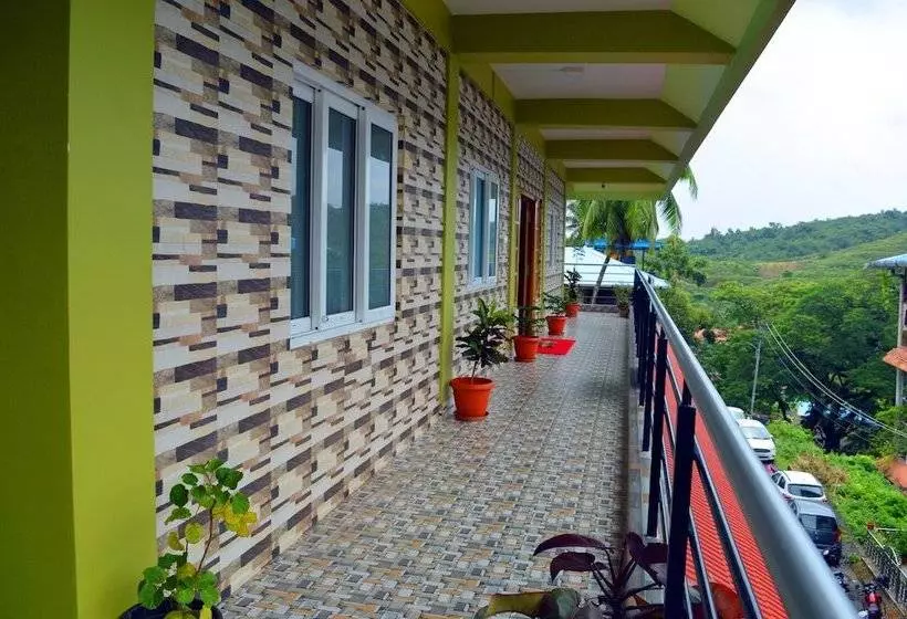 ホテル Sri Residency