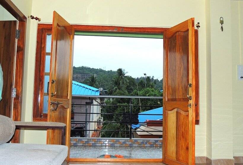 هتل Sri Residency