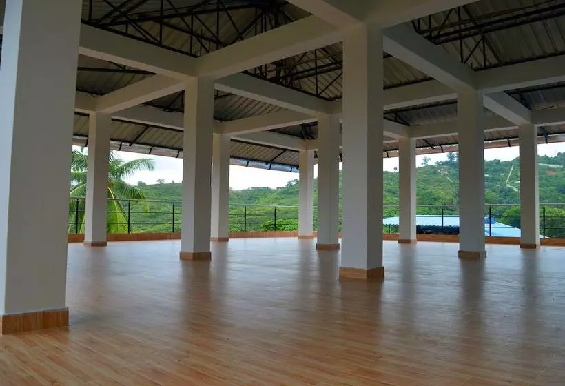 ホテル Sri Residency