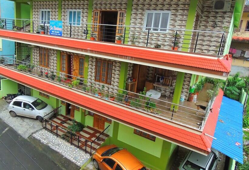 هتل Sri Residency