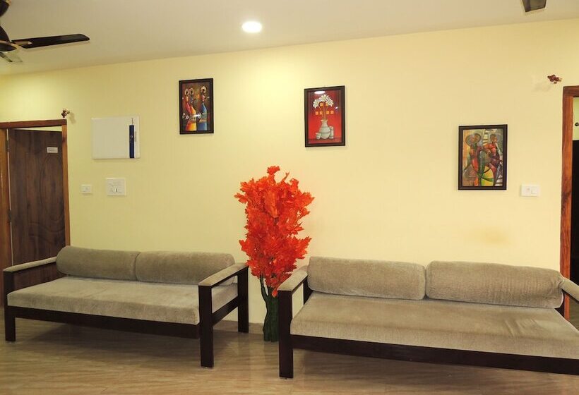 هتل Sri Residency