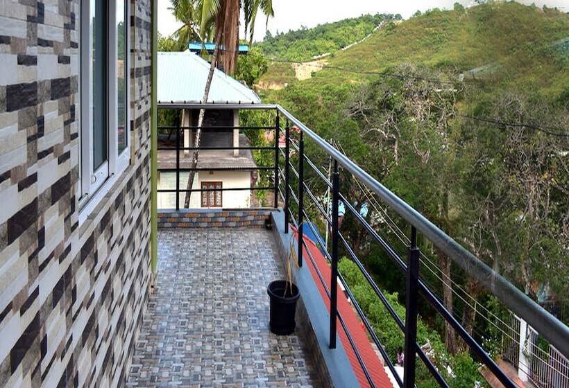 هتل Sri Residency