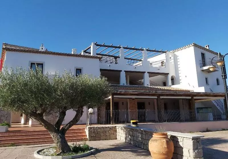 ペンション Il Faro Di Molara