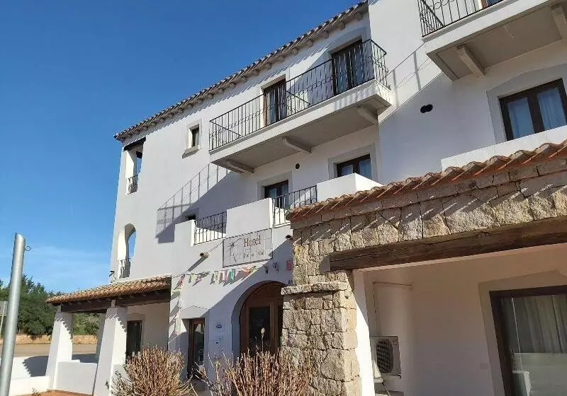 ペンション Il Faro Di Molara