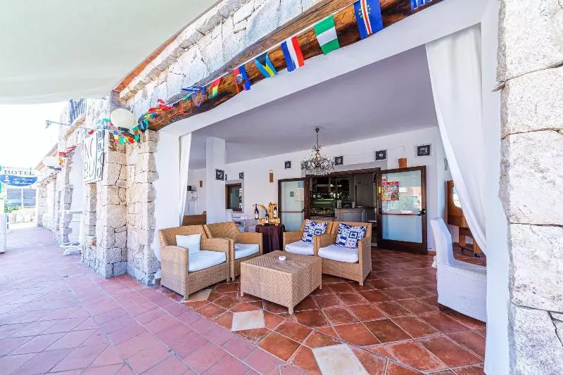 ペンション Il Faro Di Molara