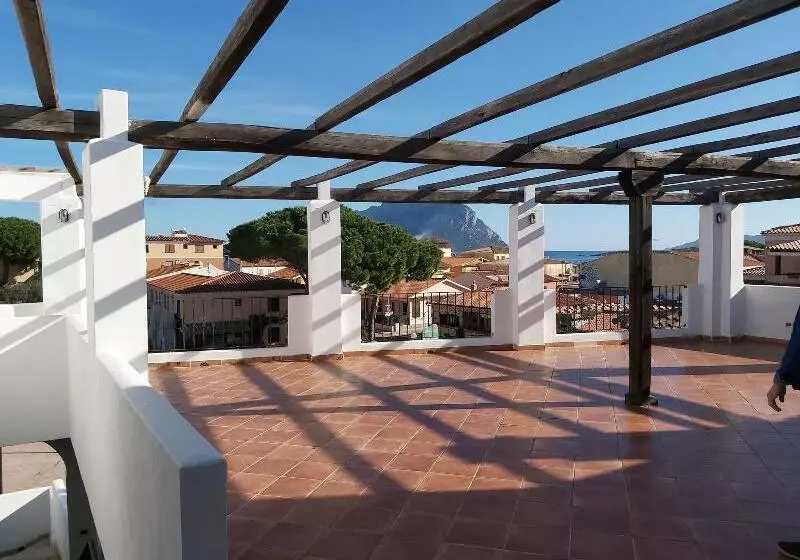 ペンション Il Faro Di Molara