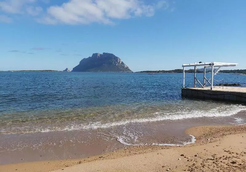 ペンション Il Faro Di Molara