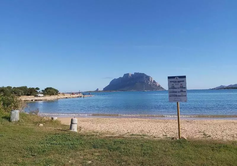 ペンション Il Faro Di Molara