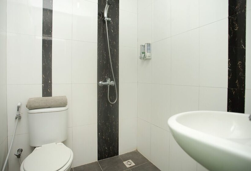 הוסטל Lapan Lapan By Oyo Rooms