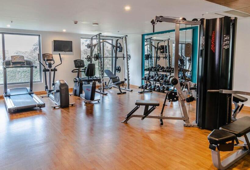 בית מלון כפרי Holiday Inn Express Kolkata Airport, An Ihg