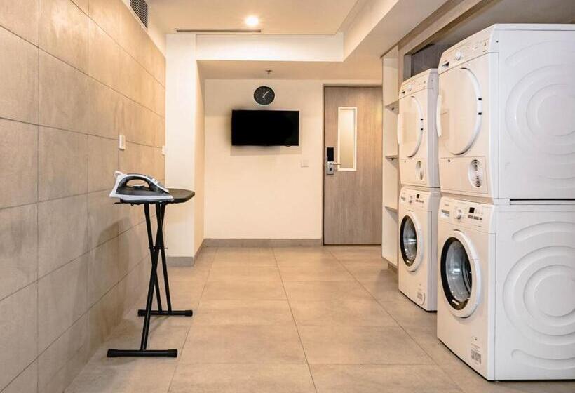 בית מלון כפרי Holiday Inn Express Kolkata Airport, An Ihg