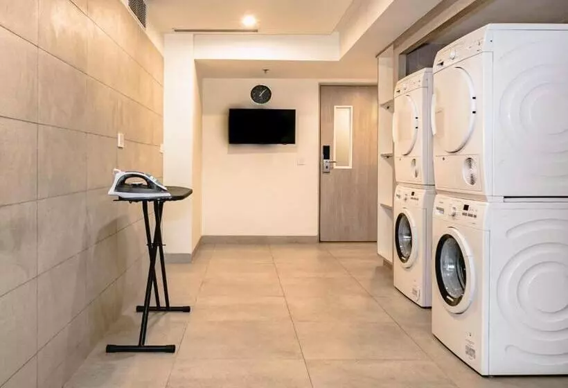 Hotelli Holiday Inn Express Kolkata Airport, An Ihg