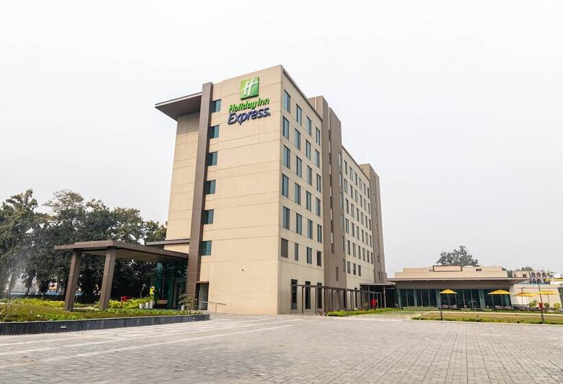בית מלון כפרי Holiday Inn Express Kolkata Airport, An Ihg