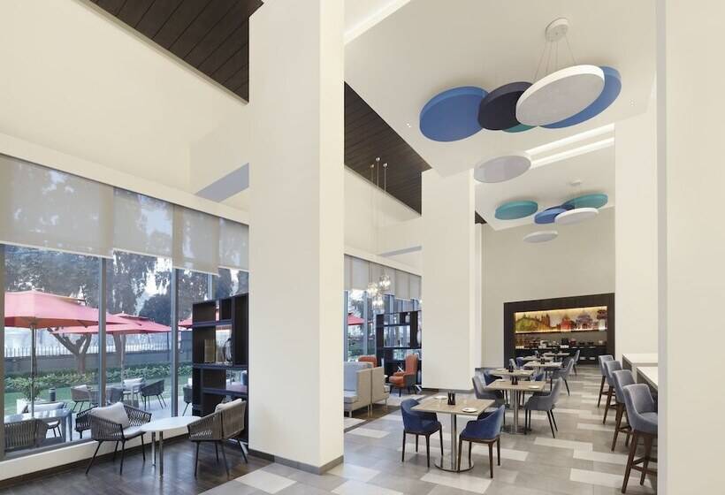 בית מלון כפרי Holiday Inn Express Kolkata Airport, An Ihg