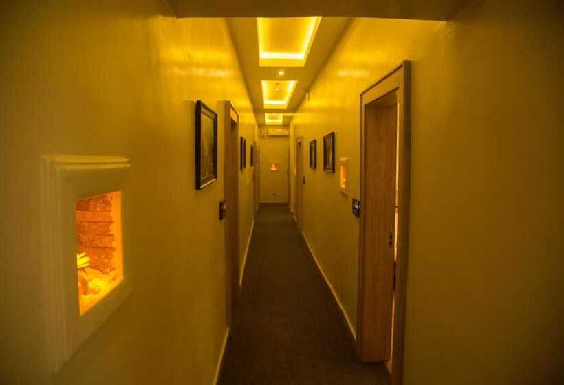 هتل Moz 1 Executive Guest House