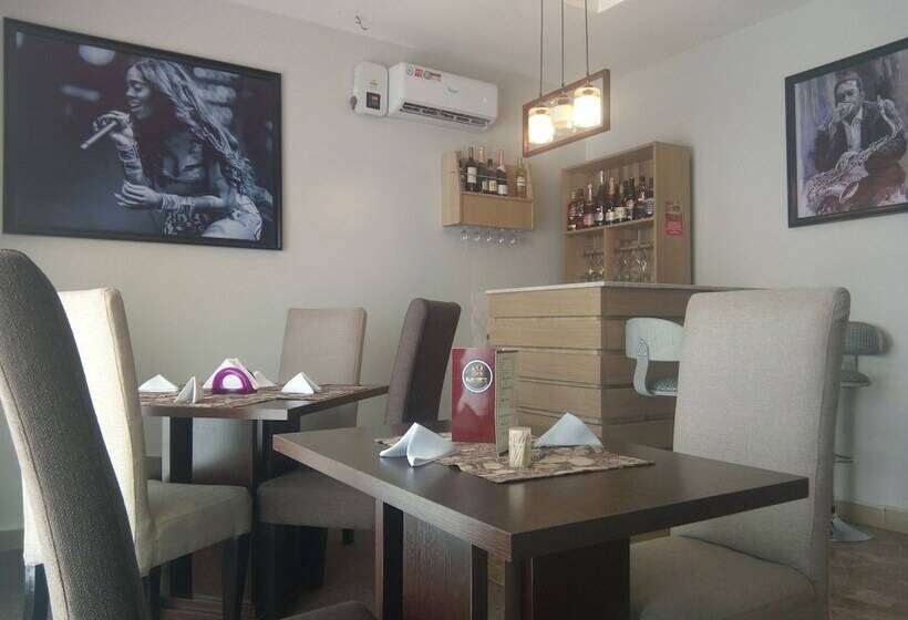 هتل Moz 1 Executive Guest House