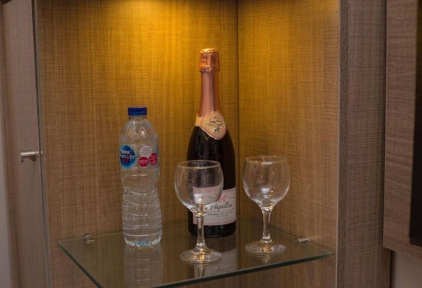 هتل Moz 1 Executive Guest House