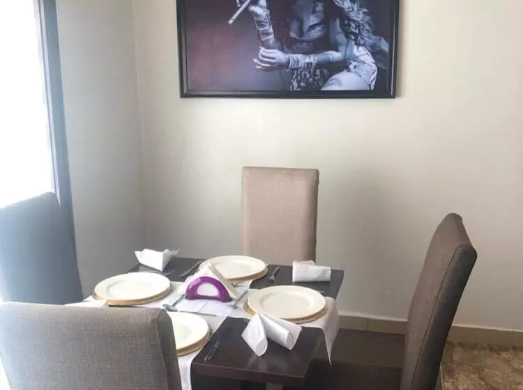 هتل Moz 1 Executive Guest House