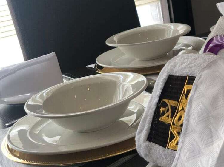 هتل Moz 1 Executive Guest House