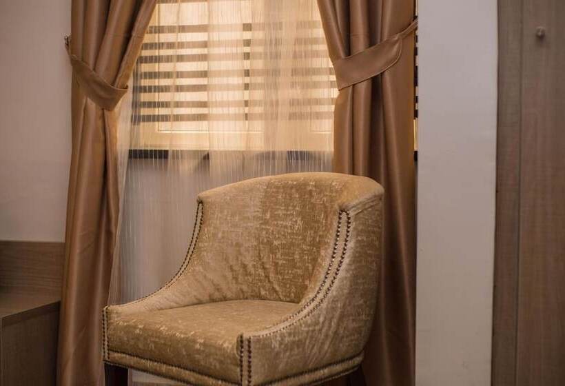 هتل Moz 1 Executive Guest House