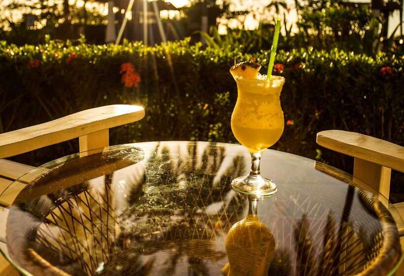 Отель Playa Junquillal Eco Resort