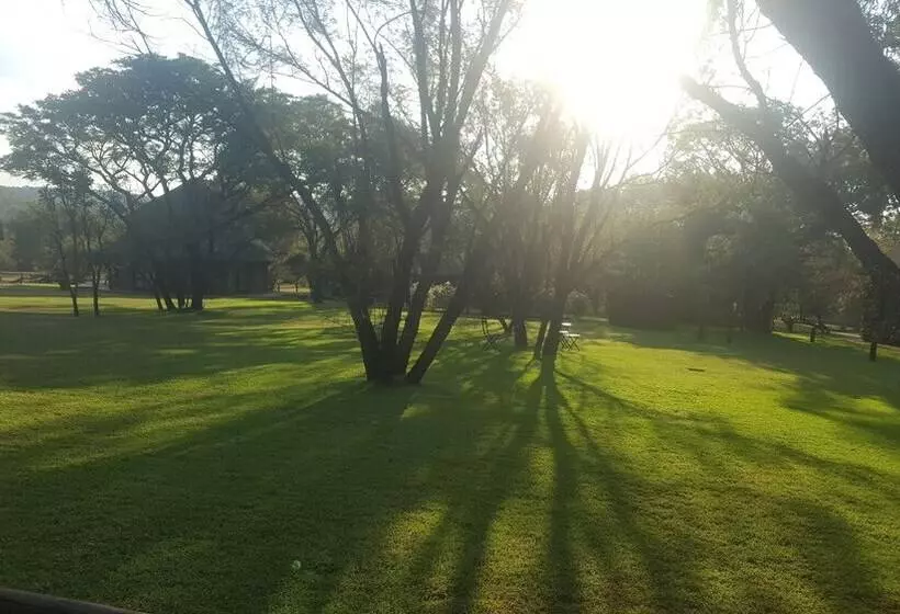 ホテル Woodlands Game Lodge