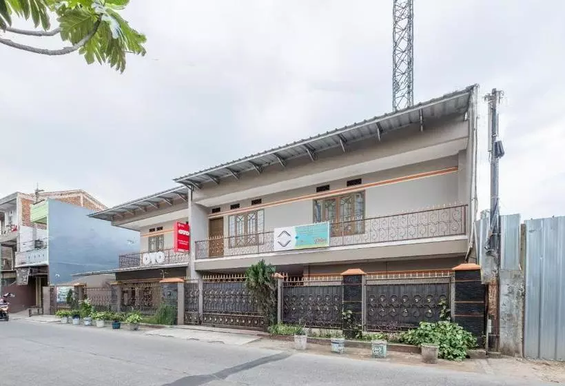 ペンション Kawaluyaan Residence By Oyo Rooms
