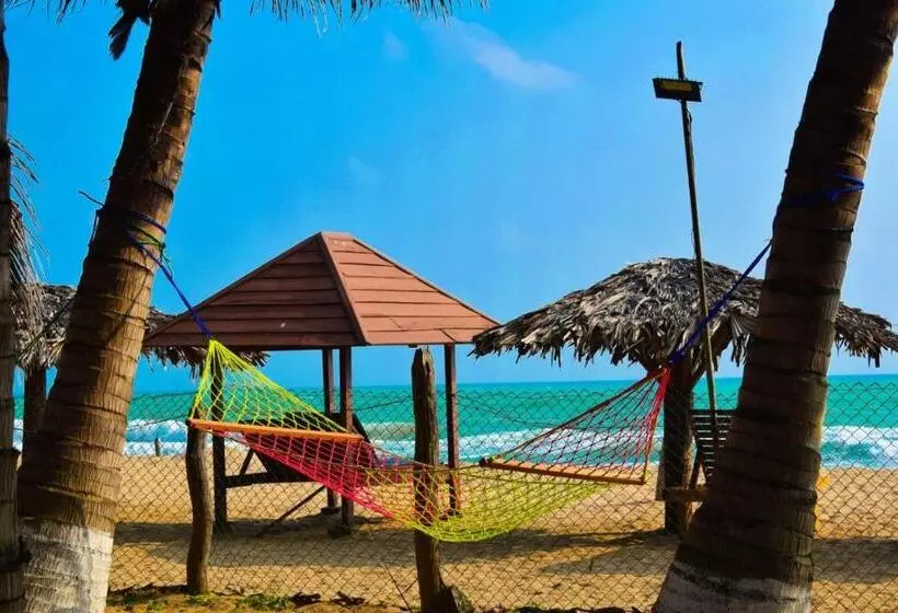 استراحتگاه Mithra Paradise Beach