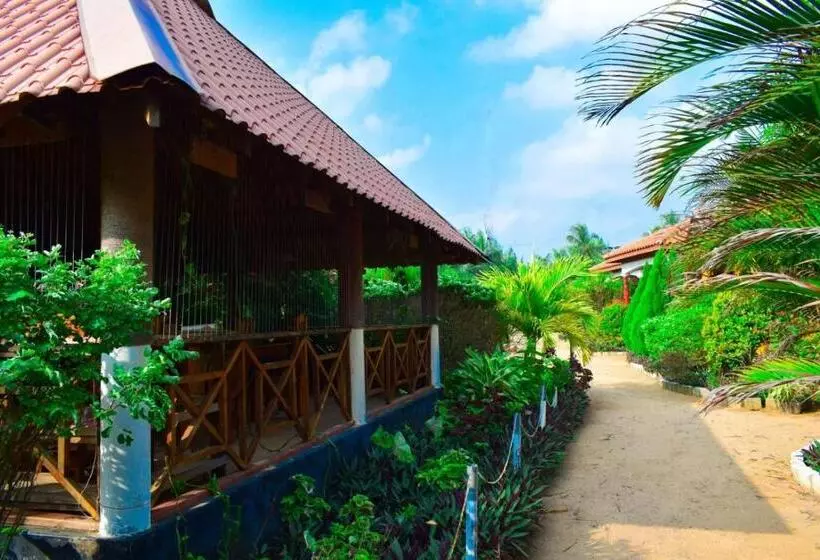 استراحتگاه Mithra Paradise Beach